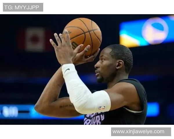 已掉出轮换！名记：勇士正专注于交易库明加 将在截止日前送走他