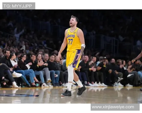 快船14胜3负,仍保持近期联盟最佳战绩,詹姆斯创纪录东契奇32+11 快船14胜3负,仍保持近期联盟最佳战绩,詹姆斯创纪录东契奇32+11